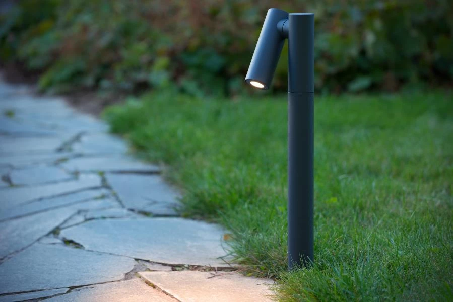 Lucide TATUM - Pollerleuchte - LED - 1x5W 3000K - IP65 - Anthrazit - Atmosphäre 1